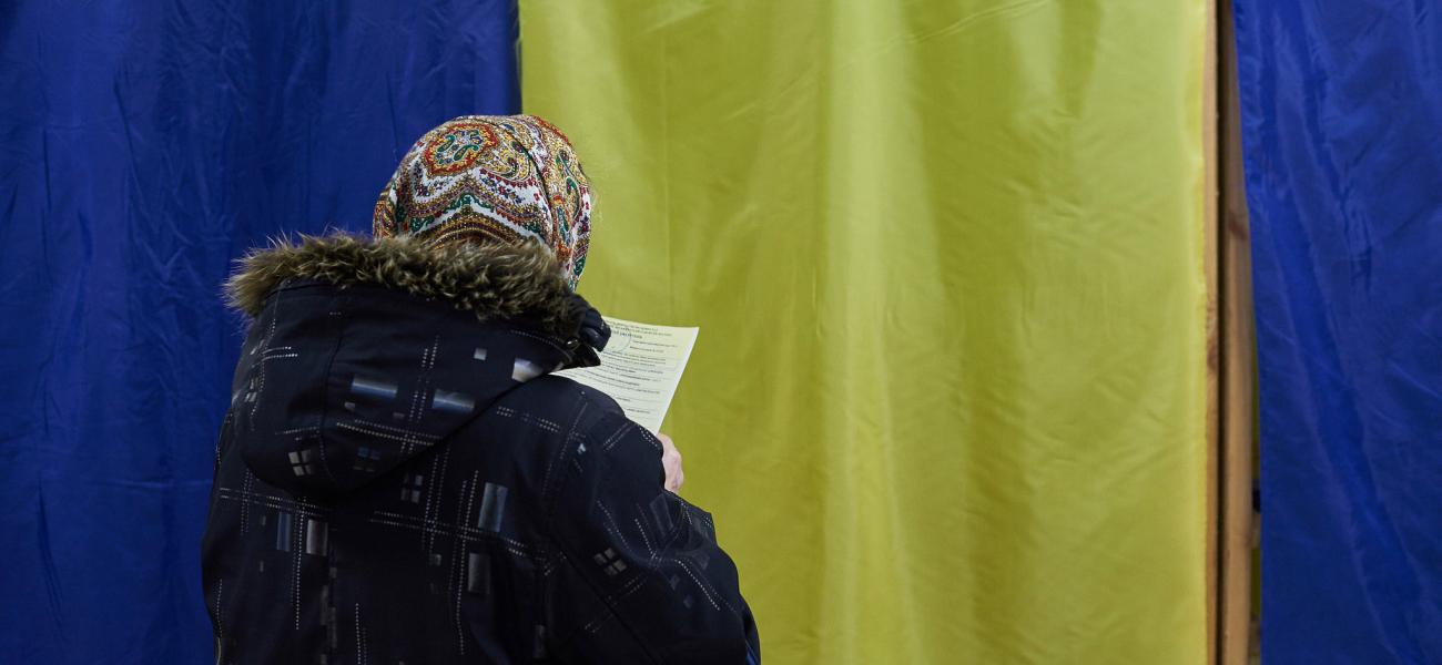Woman voting in Ukrainian election