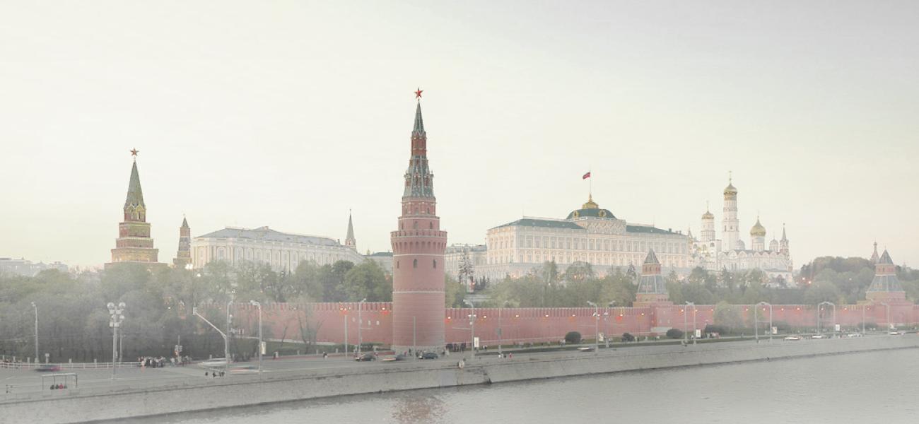 Kremlin shrouded in fog