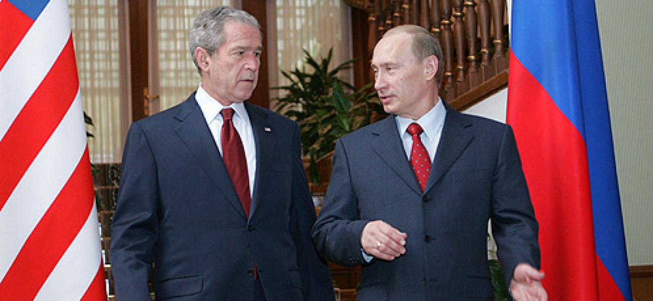 Vladimir Putin with American President George W. Bush.