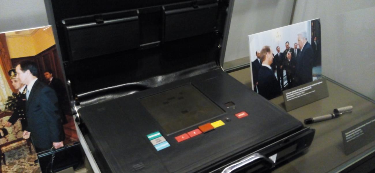 Yeltsin's nuclear briefcase